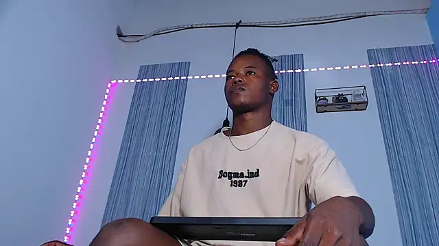 Snapshot of Dark_stallionX chatting on 11.17.25 Dark stallionX online show from 11.17.25