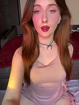 Snapshot of Evelyn39 chatting on 10.18.25 Evelyn39 online show from 10.18.25