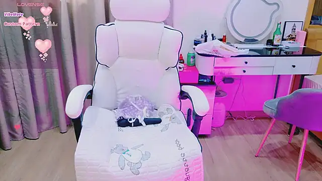  Aria Moonie online show from 04.16.26