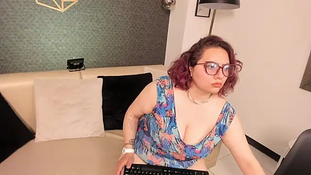 Snapshot of sam_von_tess chatting on 10.03.25 sam von tess online show from 10.03.25