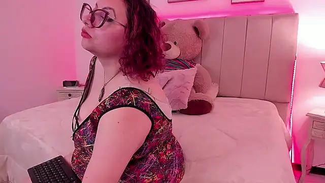 Snapshot of sam_von_tess chatting on 11.05.25 sam von tess online show from 11.05.25