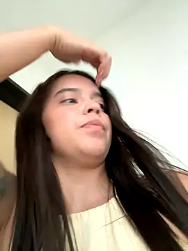 Snapshot of gabriiieela_ chatting on 10.25.25 gabriiieela online show from 10.25.25