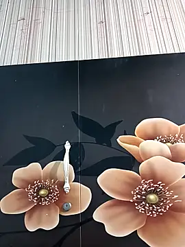 tulip-bae online show from 10.06.25