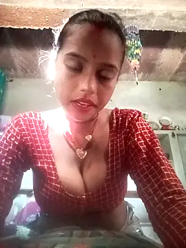 Snapshot of Cuty_kanchna chatting on 10.11.25 Cuty kanchna online show from 10.11.25