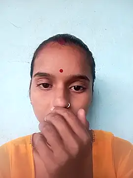 Snapshot of Cuty_kanchna chatting on 10.28.25 Cuty kanchna online show from 10.28.25