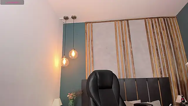 Snapshot of Ana_coral chatting on 10.05.25 Ana coral online show from 10.05.25