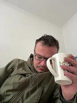 Snapshot of viktor1992-1-1 chatting on 02.18.26 viktor1992-1-1 online show from 02.18.26