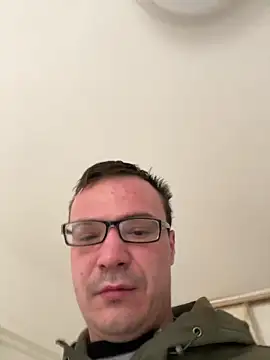 Snapshot of viktor1992-1-1 chatting on 02.24.26 viktor1992-1-1 online show from 02.24.26