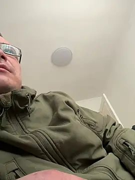 Snapshot of viktor1992-1-1 chatting on 02.26.26 viktor1992-1-1 online show from 02.26.26