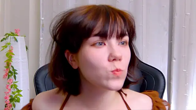 Kelly foox online show from 10.11.25