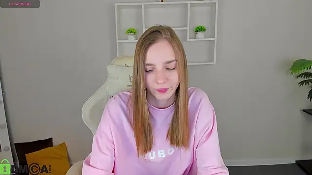 L1na Reeds online show from 11.01.25