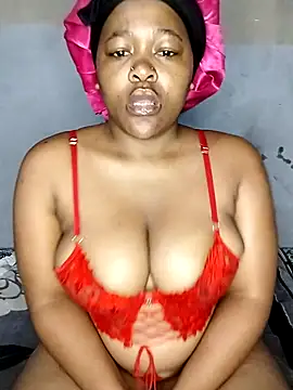 Snapshot of SweetJuicyPussy97 chatting on 10.21.25 SweetJuicyPussy97 online show from 10.21.25