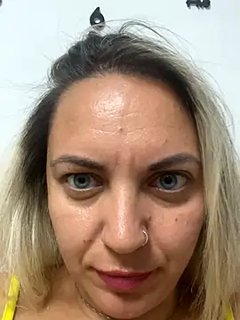 Snapshot of Daiana_Andra chatting on 10.05.25 Daiana Andra online show from 10.05.25