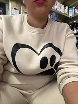 Snapshot of Daiana_Andra chatting on 10.11.25 Daiana Andra online show from 10.11.25