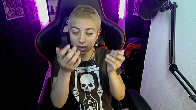 lunarichy22 online show from 11.14.25