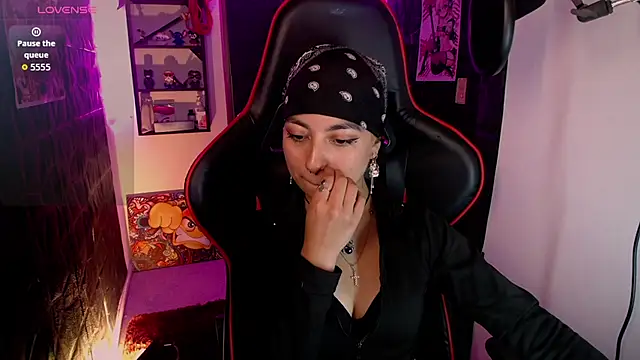 lunarichy22 online show from 11.21.25