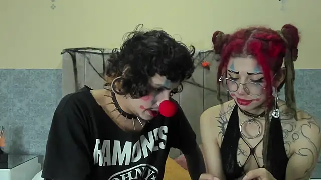 Snapshot of Kaoz_23_ chatting on 10.11.25 Kaoz 23 online show from 10.11.25