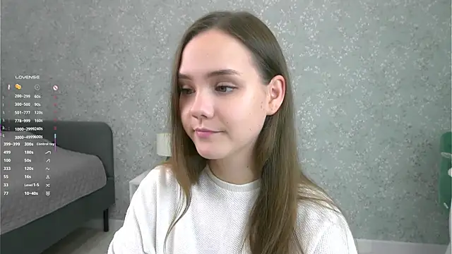 Snapshot of SweetSaraPie chatting on 10.07.25 SweetSaraPie online show from 10.07.25