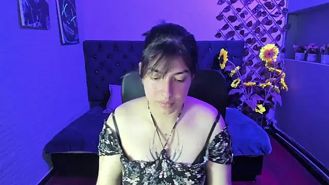 Violetta Swett  online show from 12.04.25