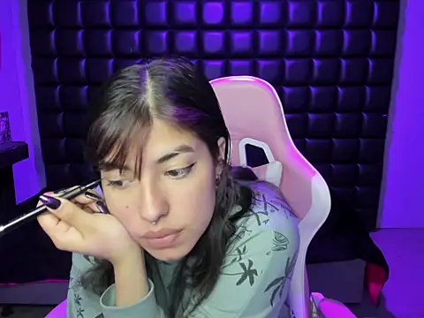 Violetta Swett  online show from 12.05.25