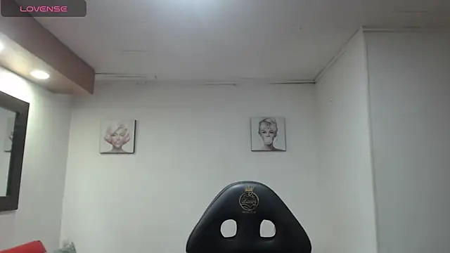Snapshot of Andy_Eagleton_20_ chatting on 04.29.26 Andy Eagleton 20 online show from 04.29.26