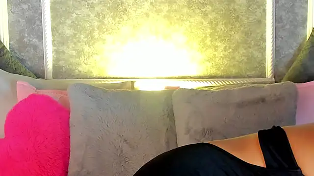 Snapshot of _victoriaa__lois chatting on 11.24.25 victoriaa lois online show from 11.24.25