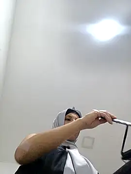 Snapshot of Aafsha_ chatting on 11.28.25 Aafsha online show from 11.28.25