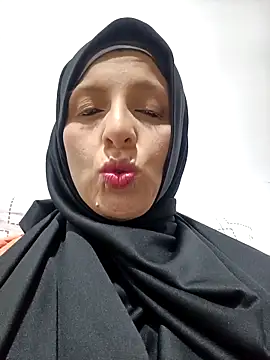 Snapshot of Aafsha_ chatting on 11.30.25 Aafsha online show from 11.30.25