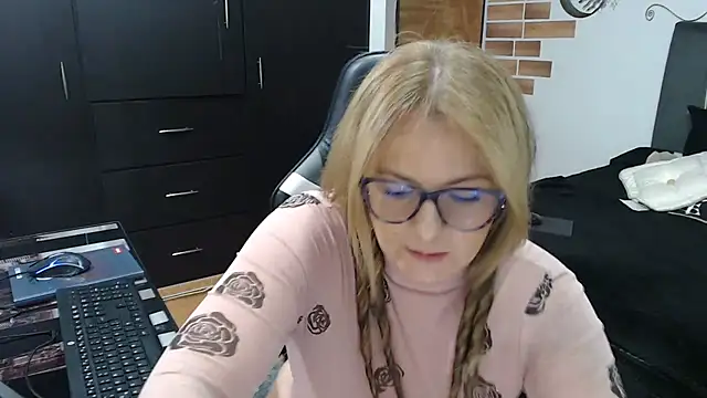 perlagoloza05 online show from 02.08.26