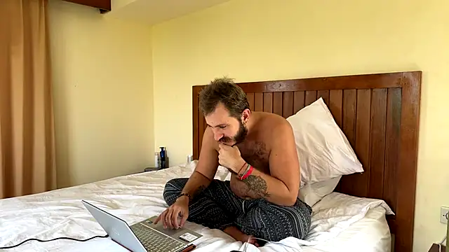 Snapshot of mrmaxiy chatting on 03.26.26 mrmaxiy online show from 03.26.26