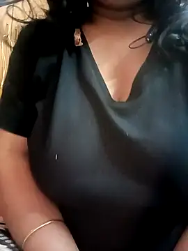 Snapshot of SAMAYRA23 chatting on 11.17.25 SAMAYRA23 online show from 11.17.25