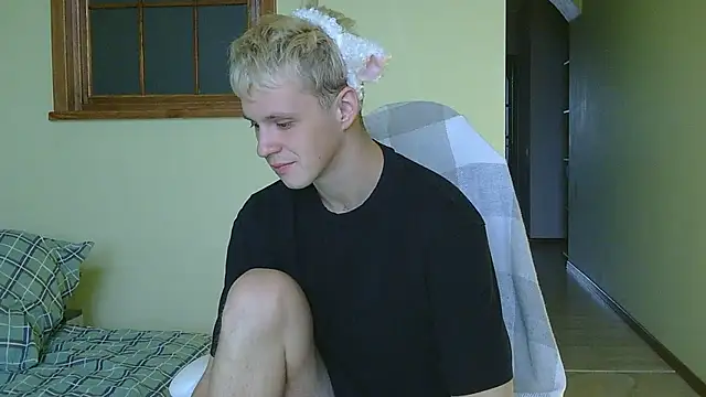 Snapshot of _Timmy_Boy_ chatting on 10.31.25 Timmy Boy online show from 10.31.25