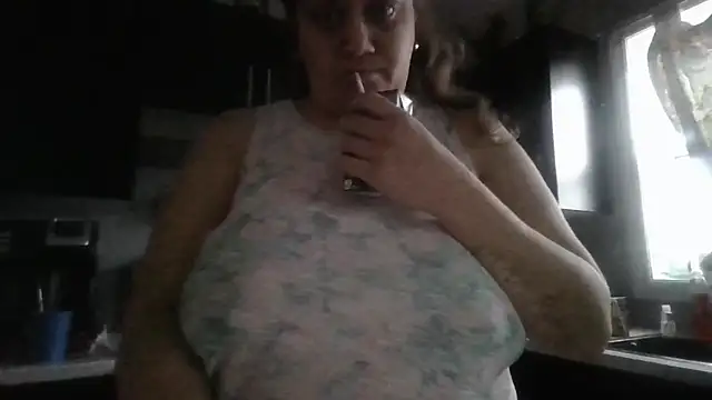 Snapshot of october1992xx chatting on 11.06.25 october1992xx online show from 11.06.25