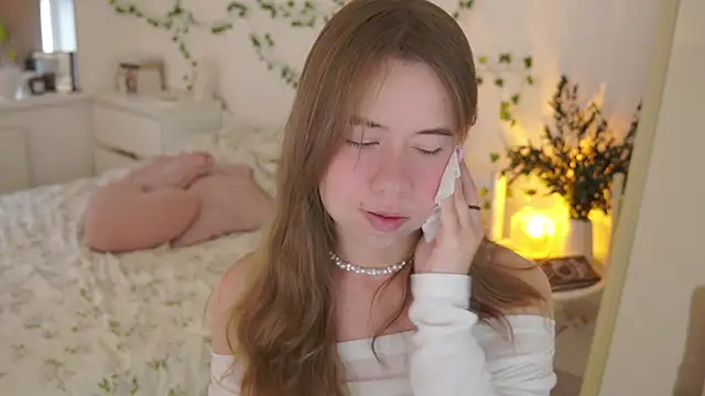 Snapshot of melon_sugar_ chatting on 10.10.25 melon sugar online show from 10.10.25