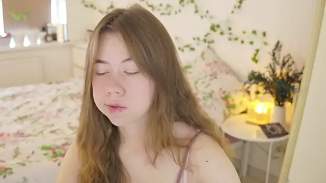 Snapshot of melon_sugar_ chatting on 10.29.25 melon sugar online show from 10.29.25