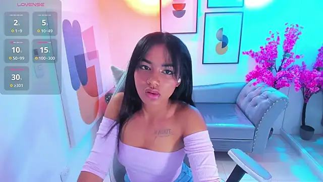 Juliie coper online show from 10.28.25