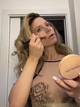 Snapshot of AvaMaddisson chatting on 02.13.26 AvaMaddisson online show from 02.13.26