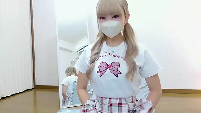 Snapshot of Rinka_Icup_xx chatting on 10.27.25 Rinka Icup xx online show from 10.27.25