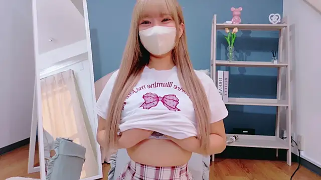 Snapshot of Rinka_Icup_xx chatting on 11.15.25 Rinka Icup xx online show from 11.15.25