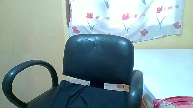 JuicyVixen  online show from 01.15.26