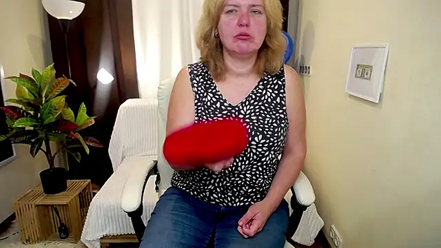 VestaWoody online show from 10.06.25