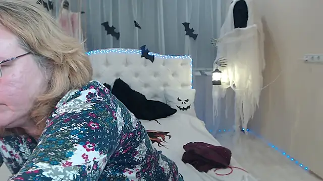 VestaWoody online show from 10.17.25