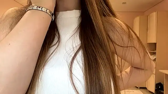 Snapshot of GilySuper chatting on 10.06.25 GilySuper online show from 10.06.25