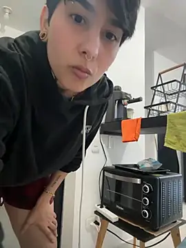 Snapshot of DaisyEmily chatting on 11.20.25 DaisyEmily online show from 11.20.25