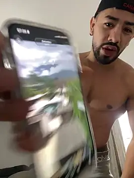 Ezzio Scolaro online show from 10.30.25