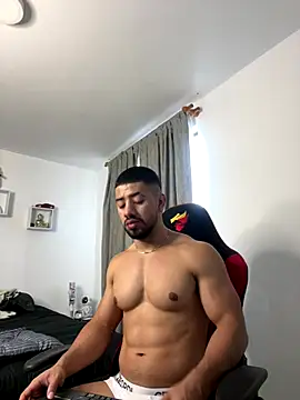 Ezzio Scolaro online show from 11.03.25