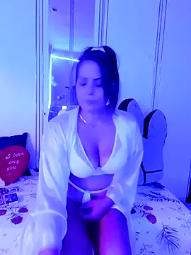 Snapshot of KRISZTIN1987 chatting on 10.08.25 KRISZTIN1987 online show from 10.08.25