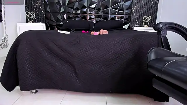 ScarletEvanss  online show from 04.25.26