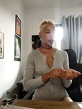 Helenoir online show from 02.26.26