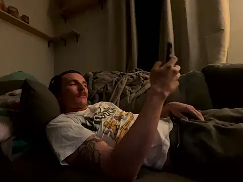 AverageMaleJay online show from 01.10.26